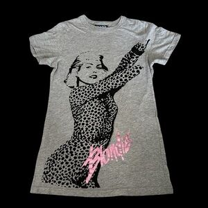 JUNK FOOD Juniors L Blondie Gray Pink Foul Leopard Vintage Y2K Tee